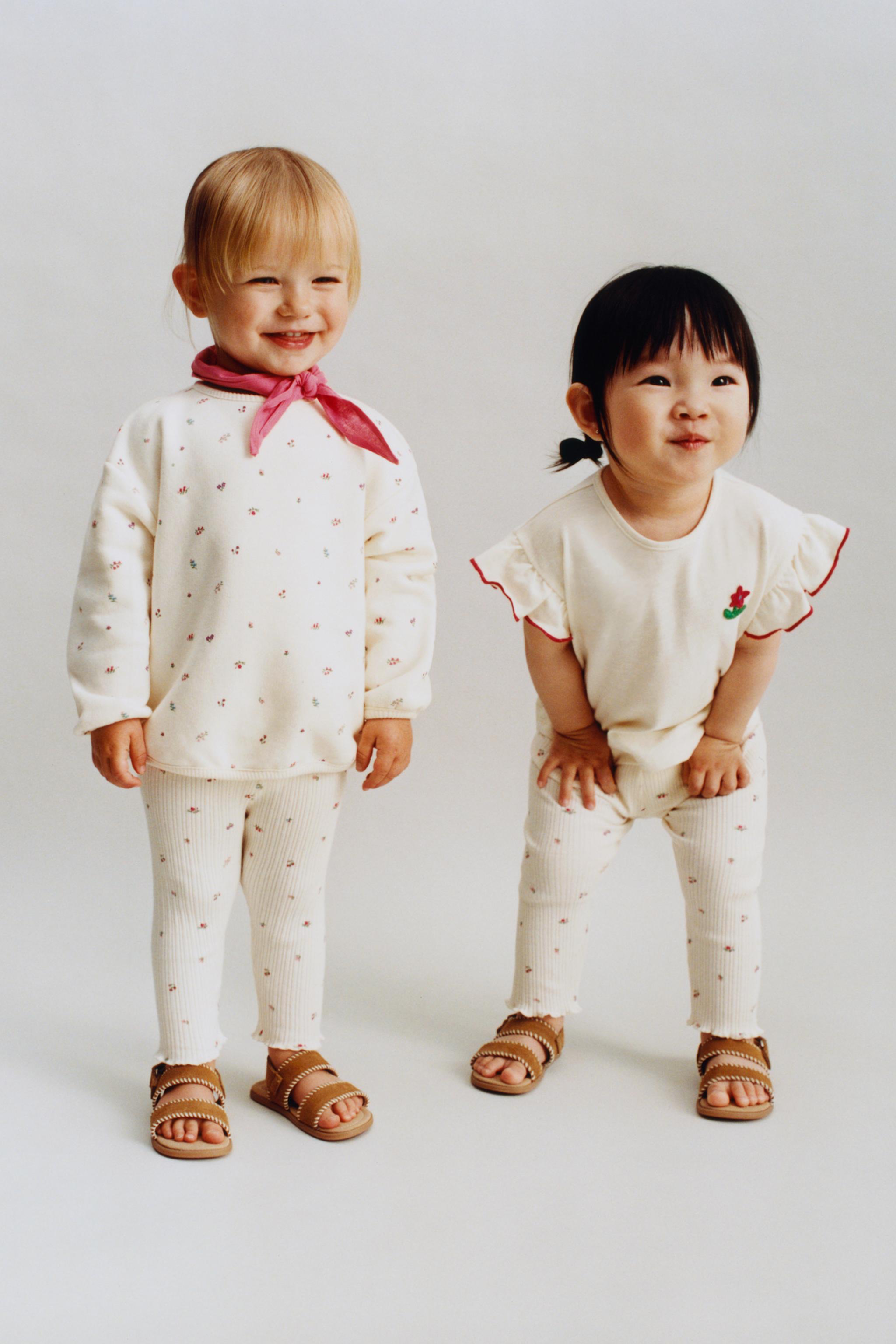 FLOWER APPLIQUÉ T-SHIRT